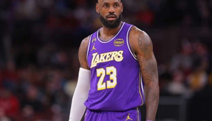 开云登录入口-创双历史第一：詹姆斯41岁后半场20+ 联合中心首位轰1000分对手