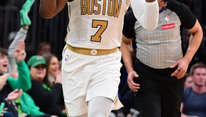 开云app-斯波：杰伦·布朗展现了很强的耐力 抗住了现在所承担的所有责任