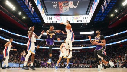 kaiyun官网-詹皇遭逐成比赛转折点 末节逆转展现湖人赢球密码