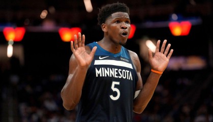 开云app-硬气，森林狼队安东尼·爱德华兹带伤出战雷霆对决